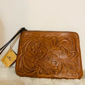 NWT Patricia Nash wristlet